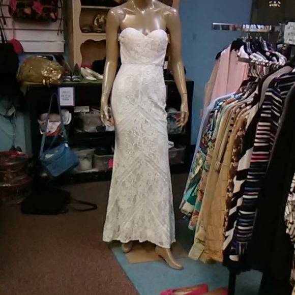 Lulu's Lace Maxi Dress Gown NWT - Picture 1 of 3